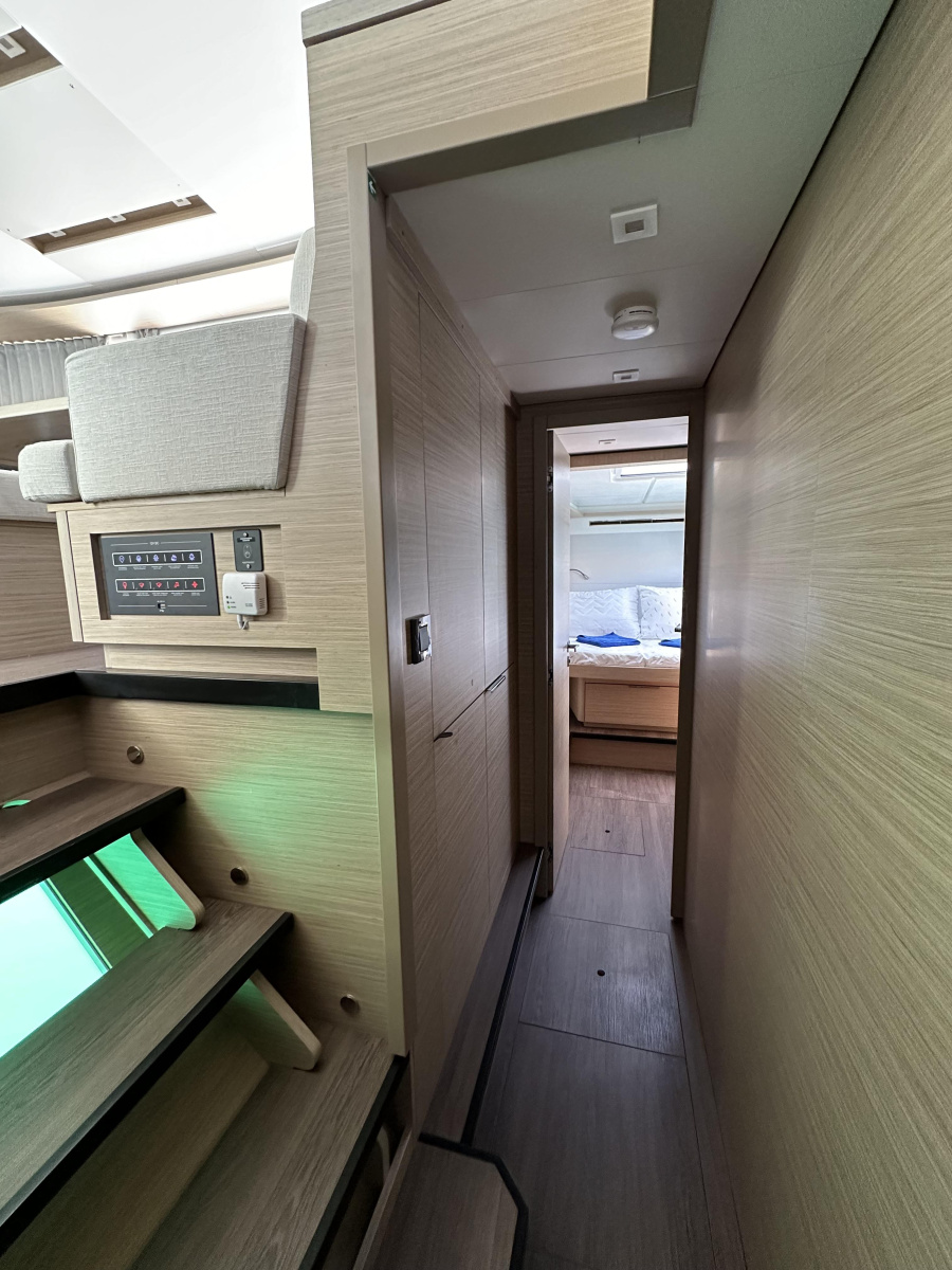 Lagoon 46 Fly — photo 15