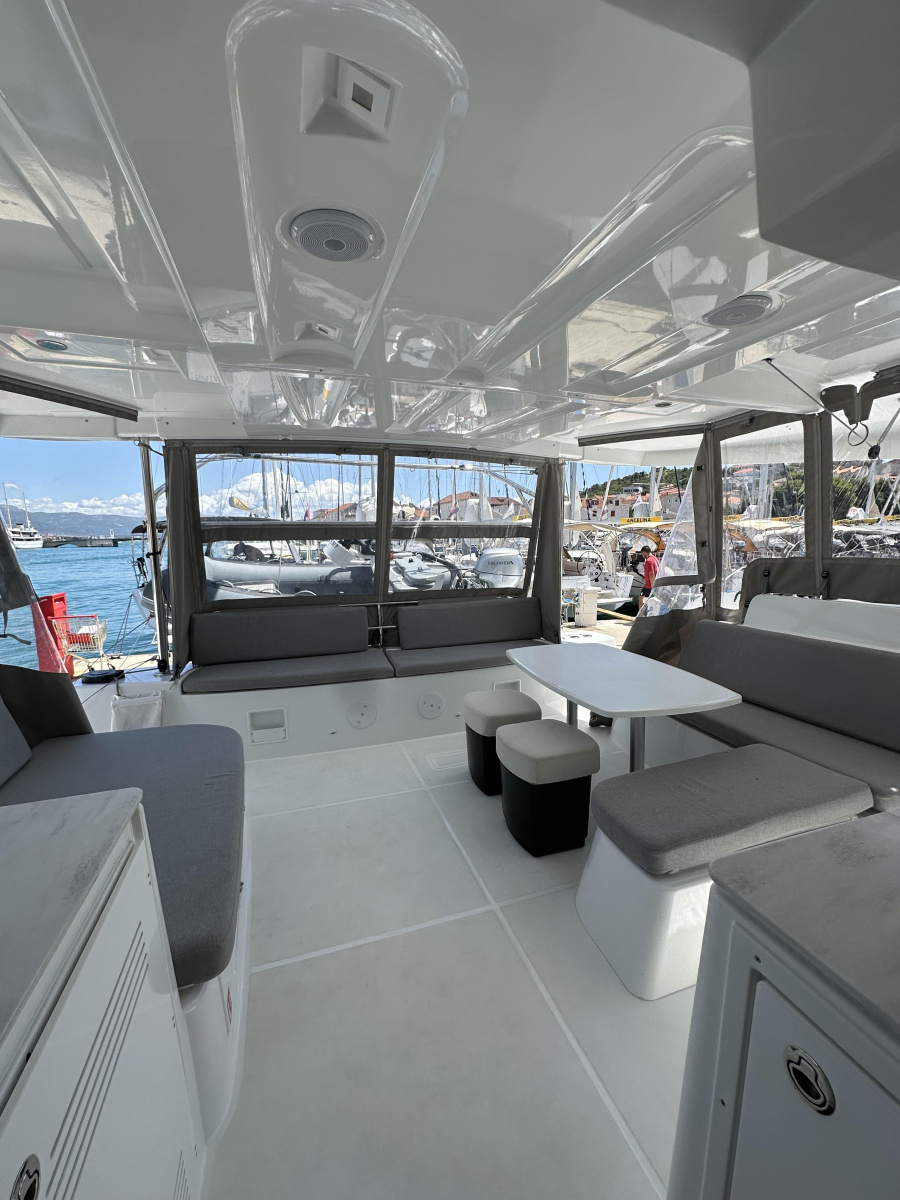 Lagoon 46 Fly — photo 13