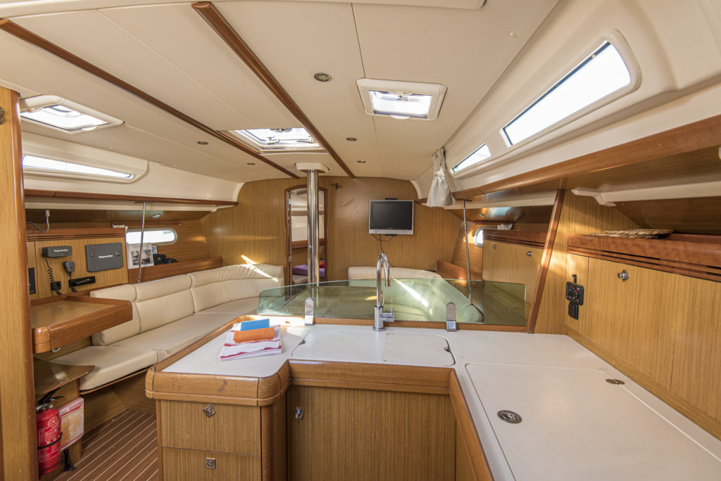 Sun Odyssey 42 i — photo 3