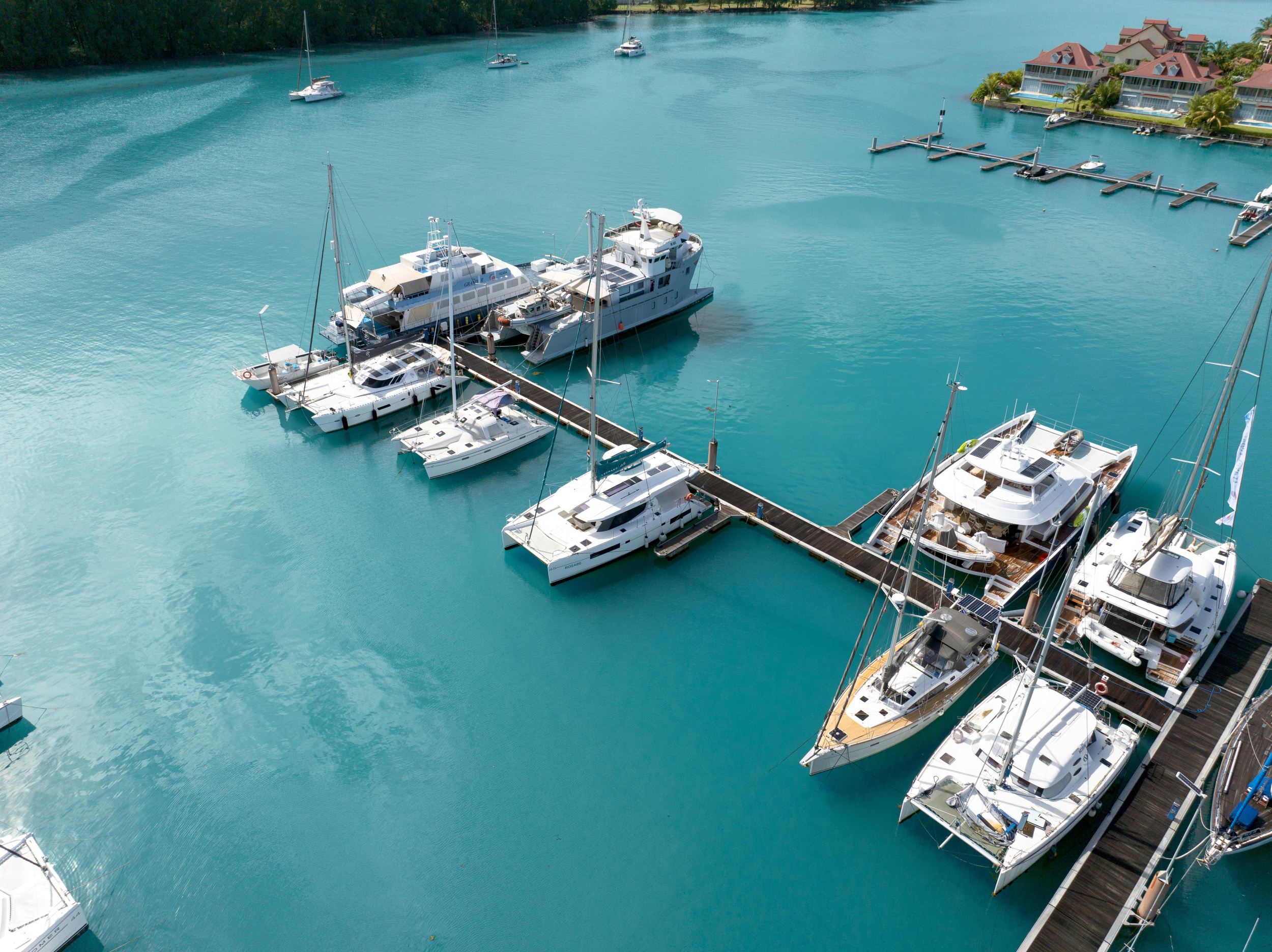 Lagoon 46 — photo 4