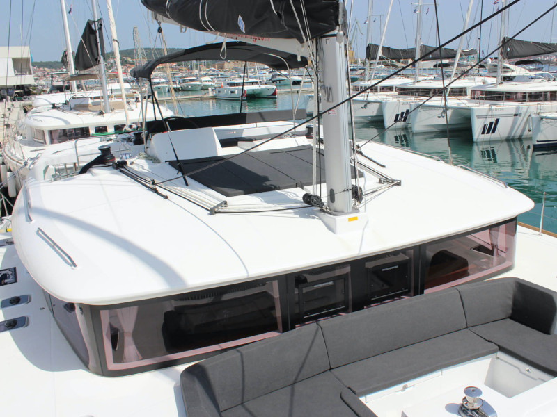 Lagoon 450 Fly — photo 16