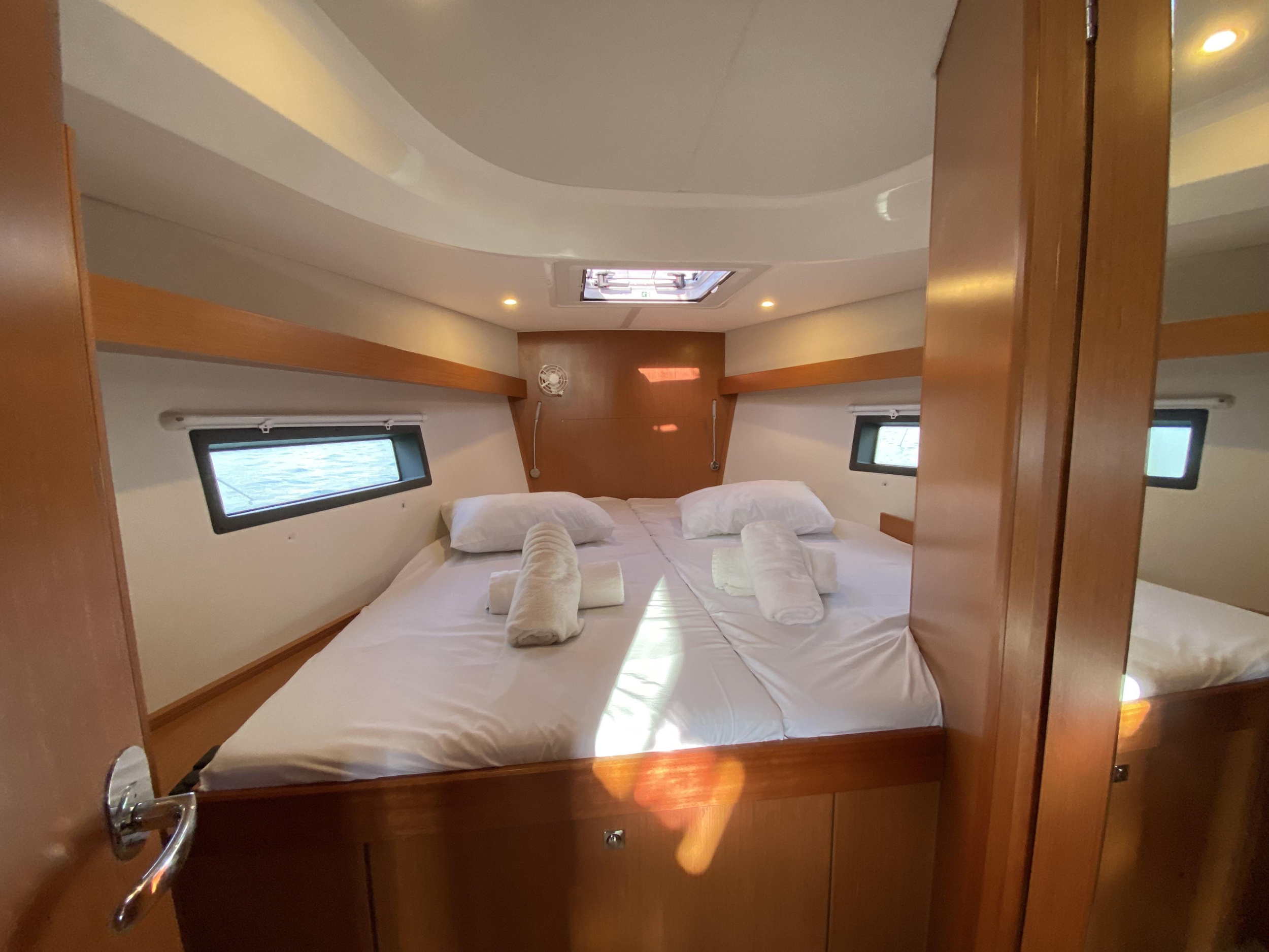 Bavaria C42 — photo 5