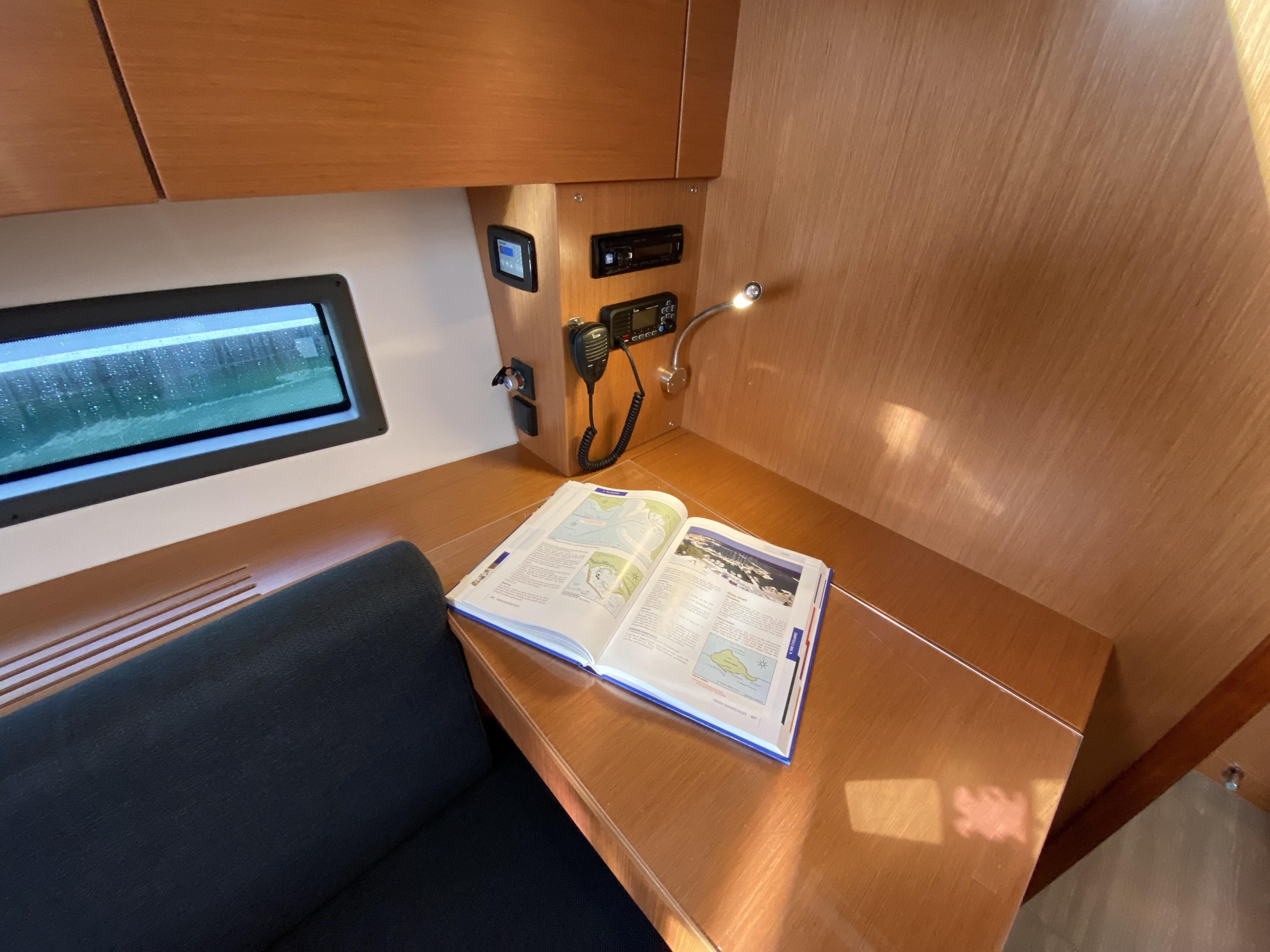 Bavaria C42 — photo 7