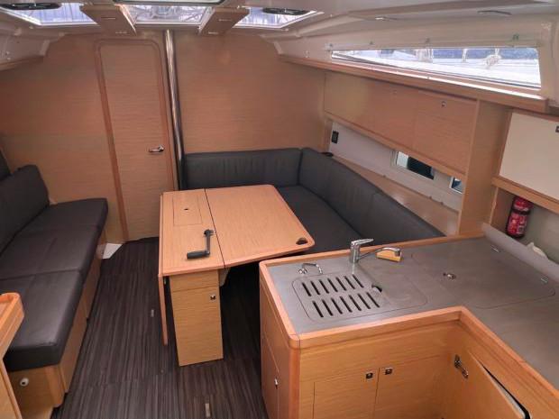 Dufour 390 — photo 2