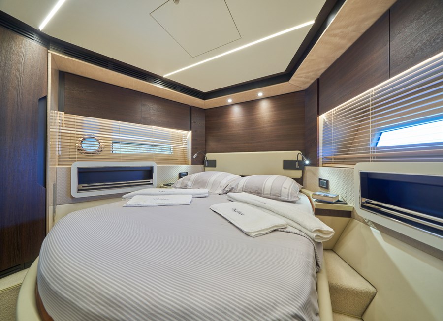 Azimut 72 — photo 11