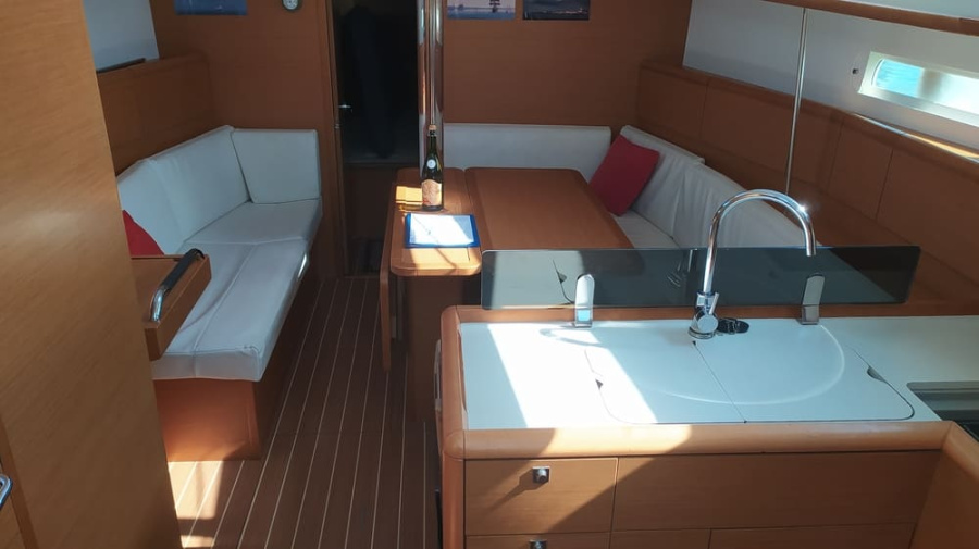 Sun Odyssey 379 — photo 4