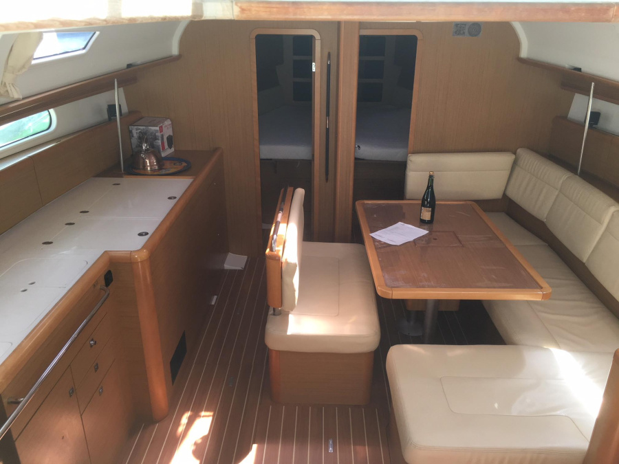 Sun Odyssey 44 i — photo 2