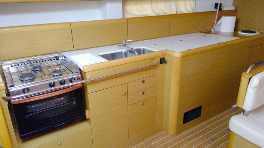 Sun Odyssey 44 i — photo 4