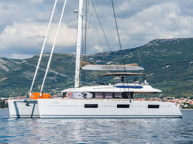 Lagoon 620 — photo 1