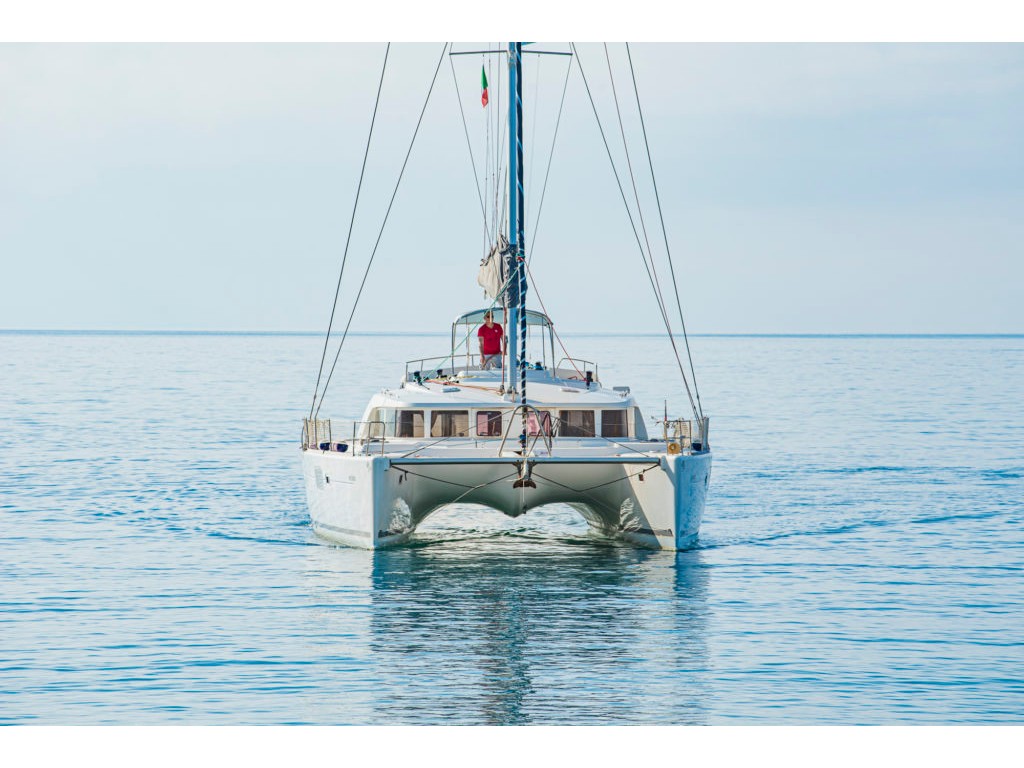 Lagoon 440 — photo 1