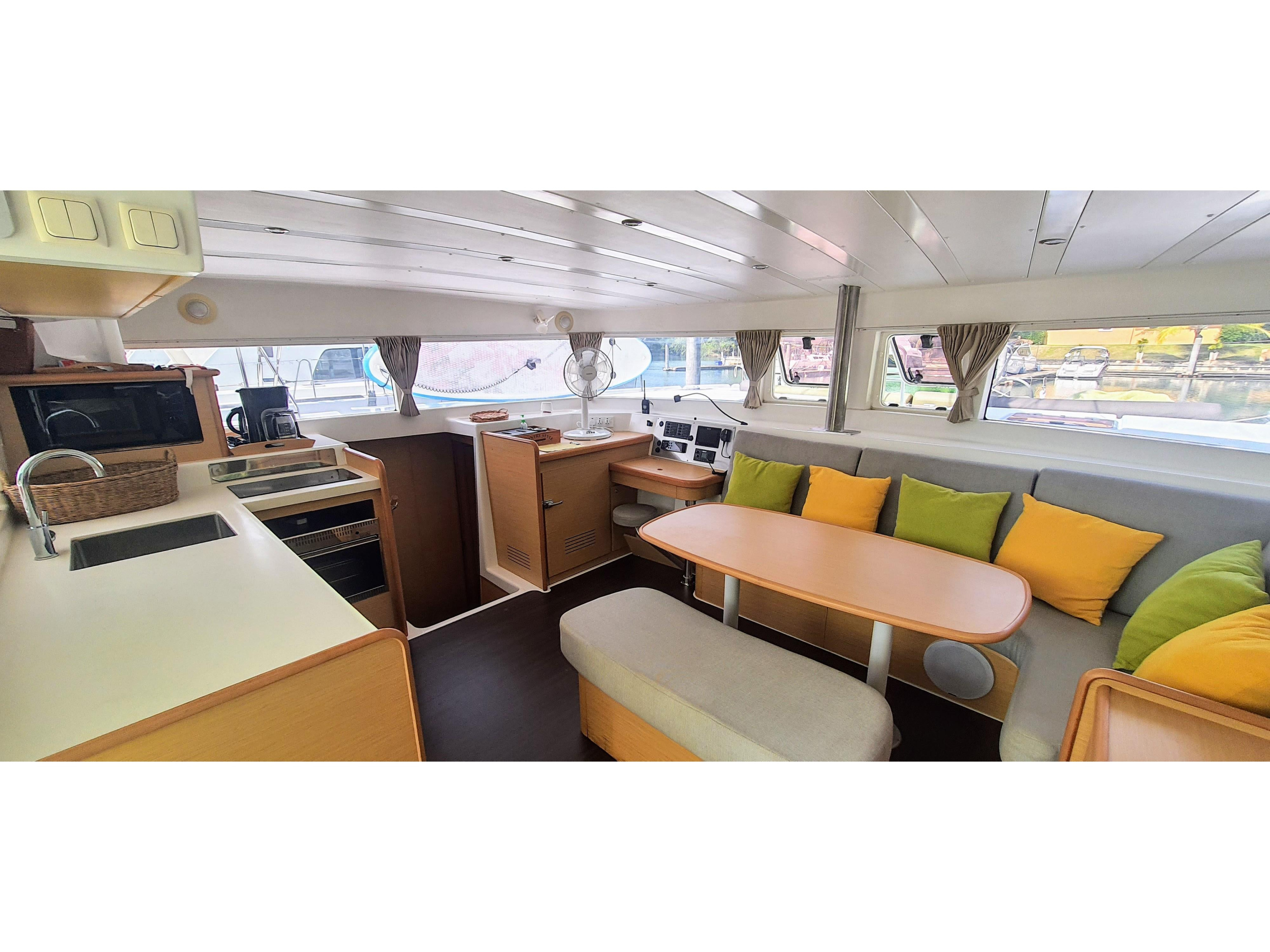 Lagoon 420 — photo 13