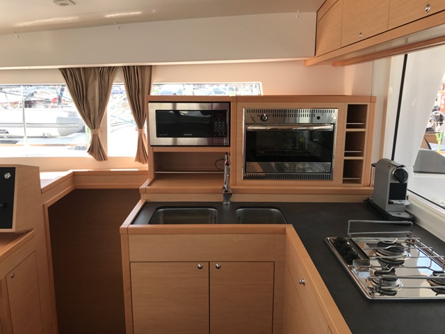 Lagoon 400 S2 — photo 9