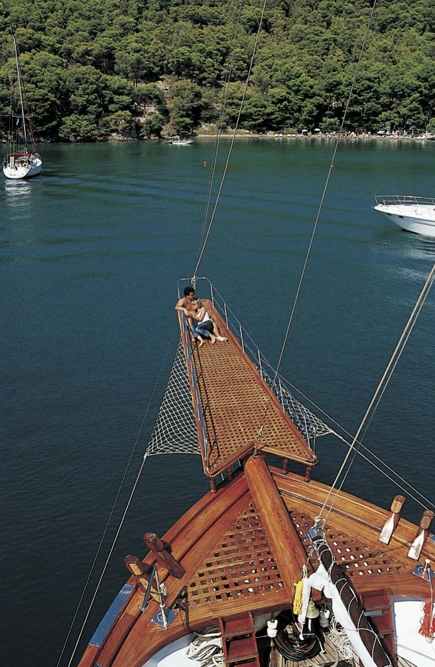Custom Motor Sailer 124' — photo 37