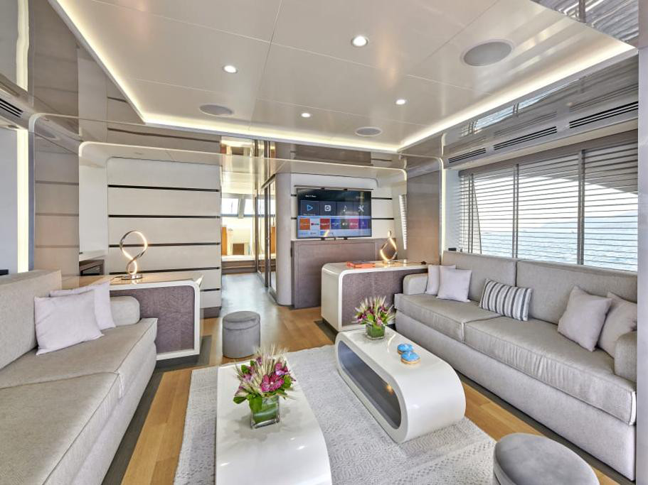 Azimut 85F — photo 28