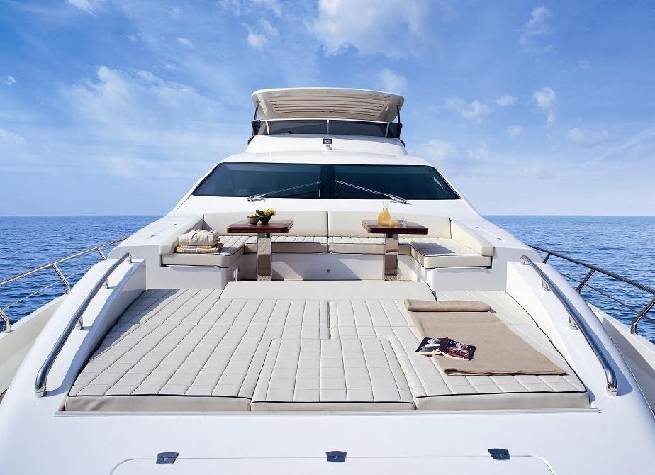 Azimut 85F — photo 9