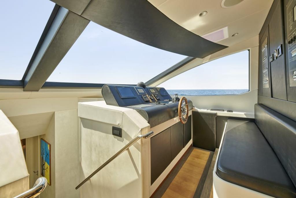Azimut 85F — photo 18