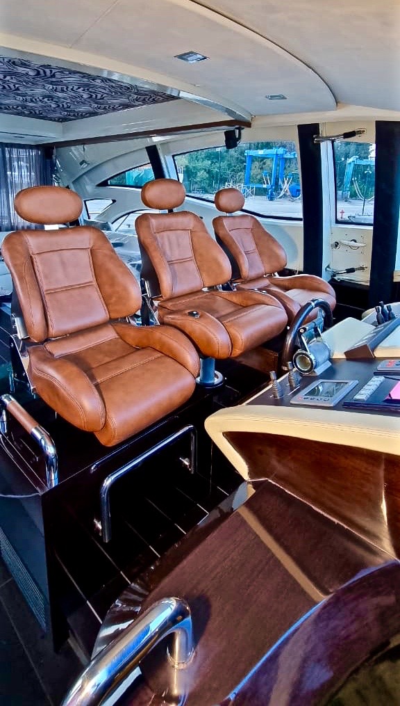 Azimut 86 — photo 55