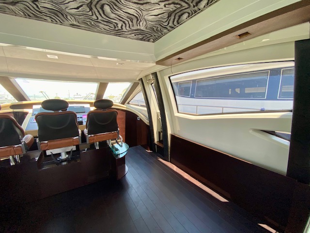 Azimut 86 — photo 11