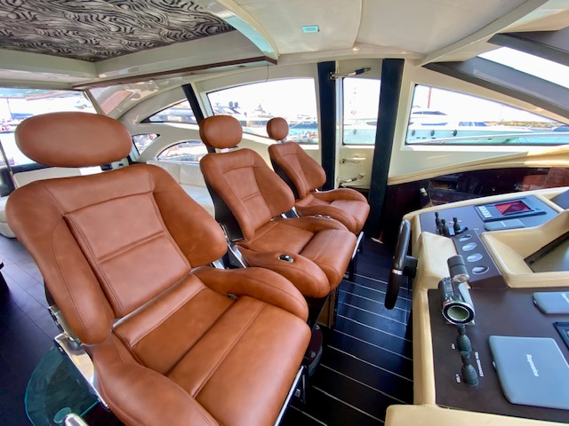 Azimut 86 — photo 42