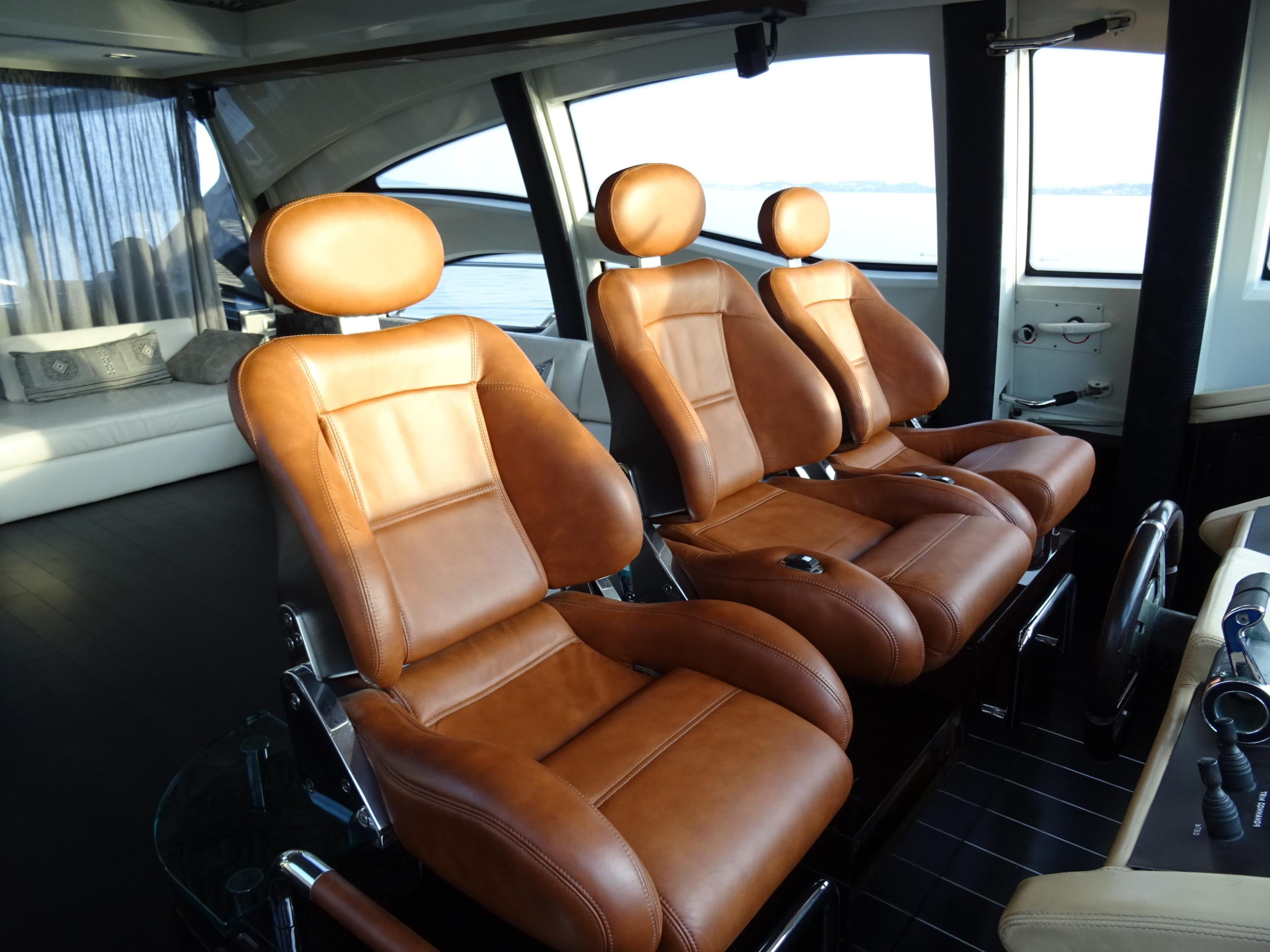 Azimut 86 — photo 4