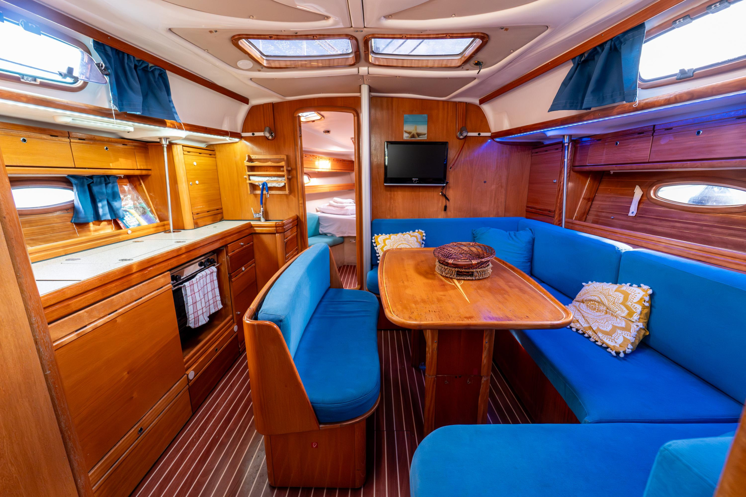 Bavaria 39 Cruiser — photo 19