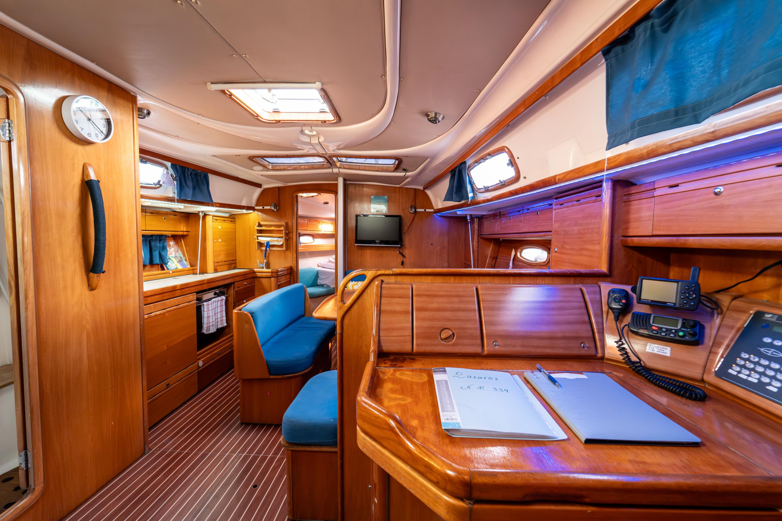 Bavaria 39 Cruiser — photo 7