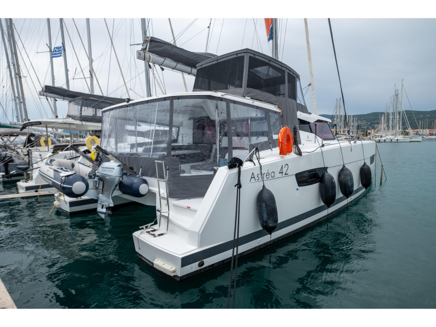 Photo #1 - Fountaine Pajot Astréa 42 (Orestes) en D-Marin Marina Lefkas - 12033