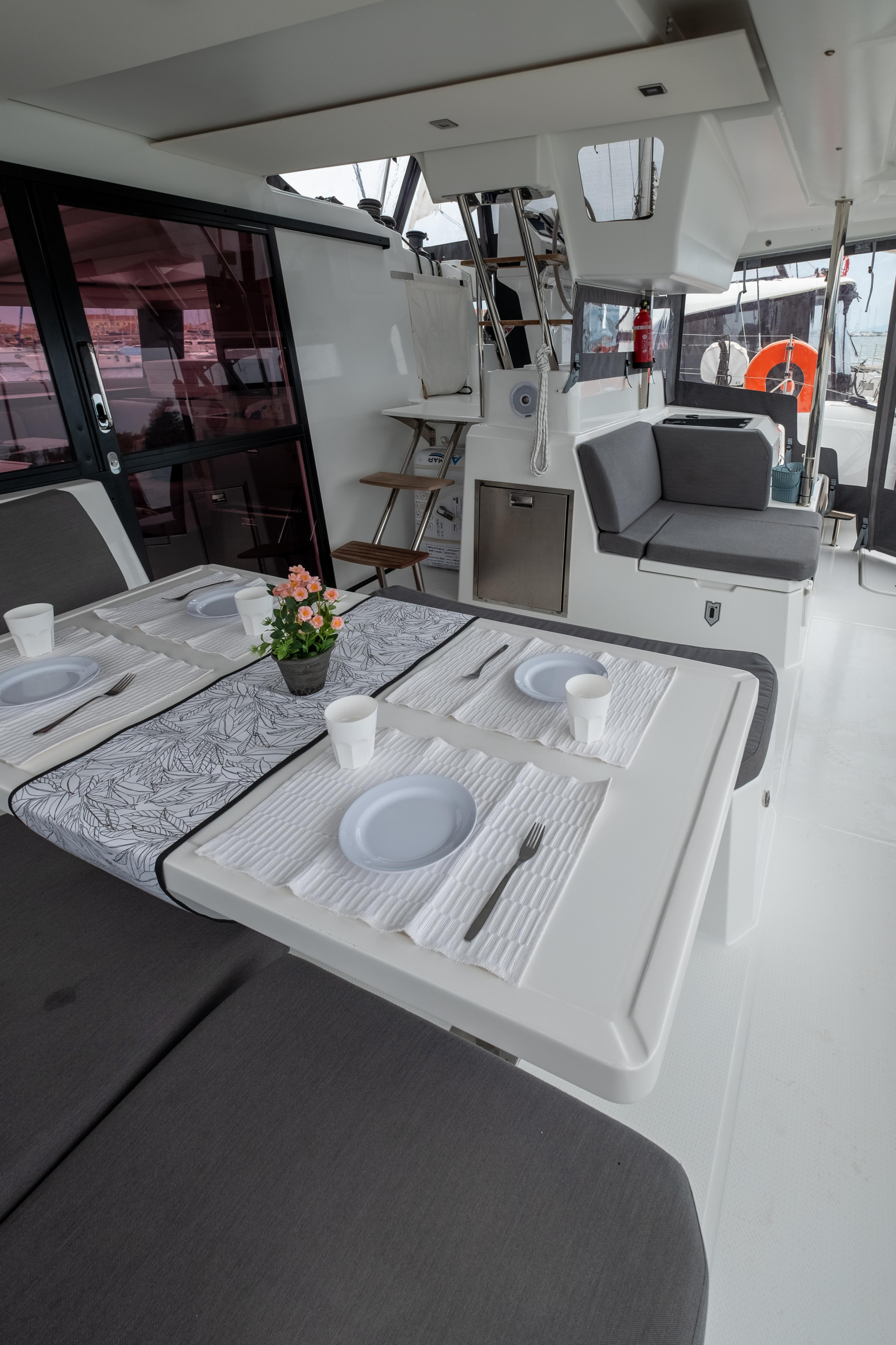 Fountaine Pajot Astréa 42 — photo 2