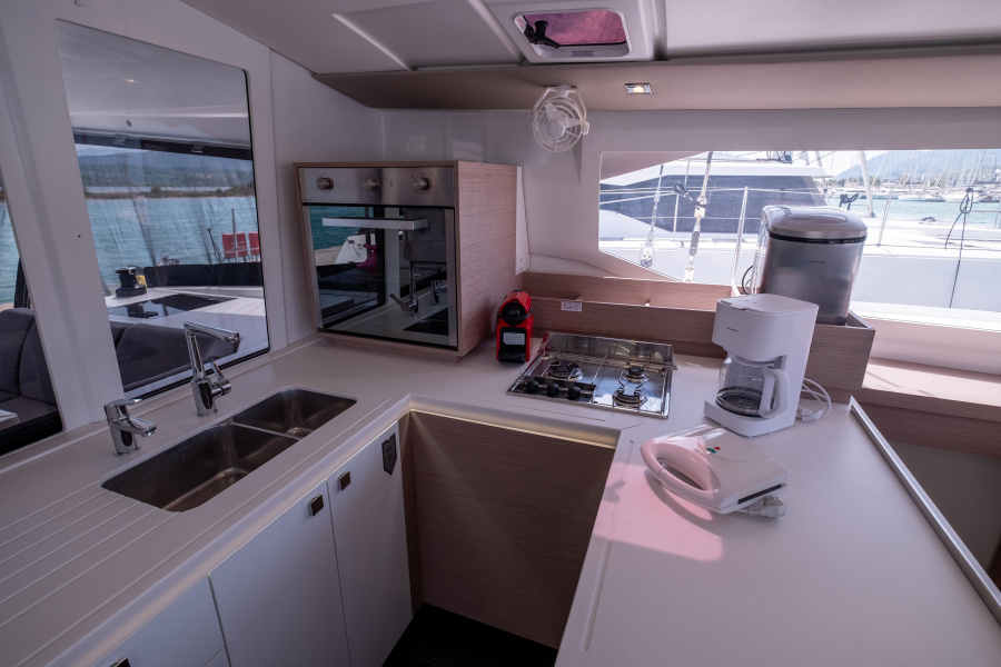 Fountaine Pajot Astréa 42 — photo 22