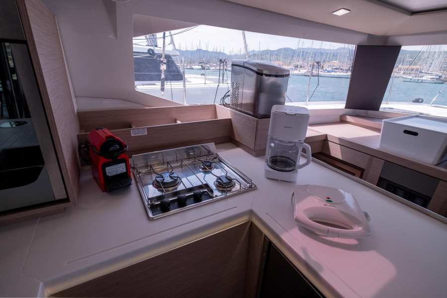 Fountaine Pajot Astréa 42 — photo 35