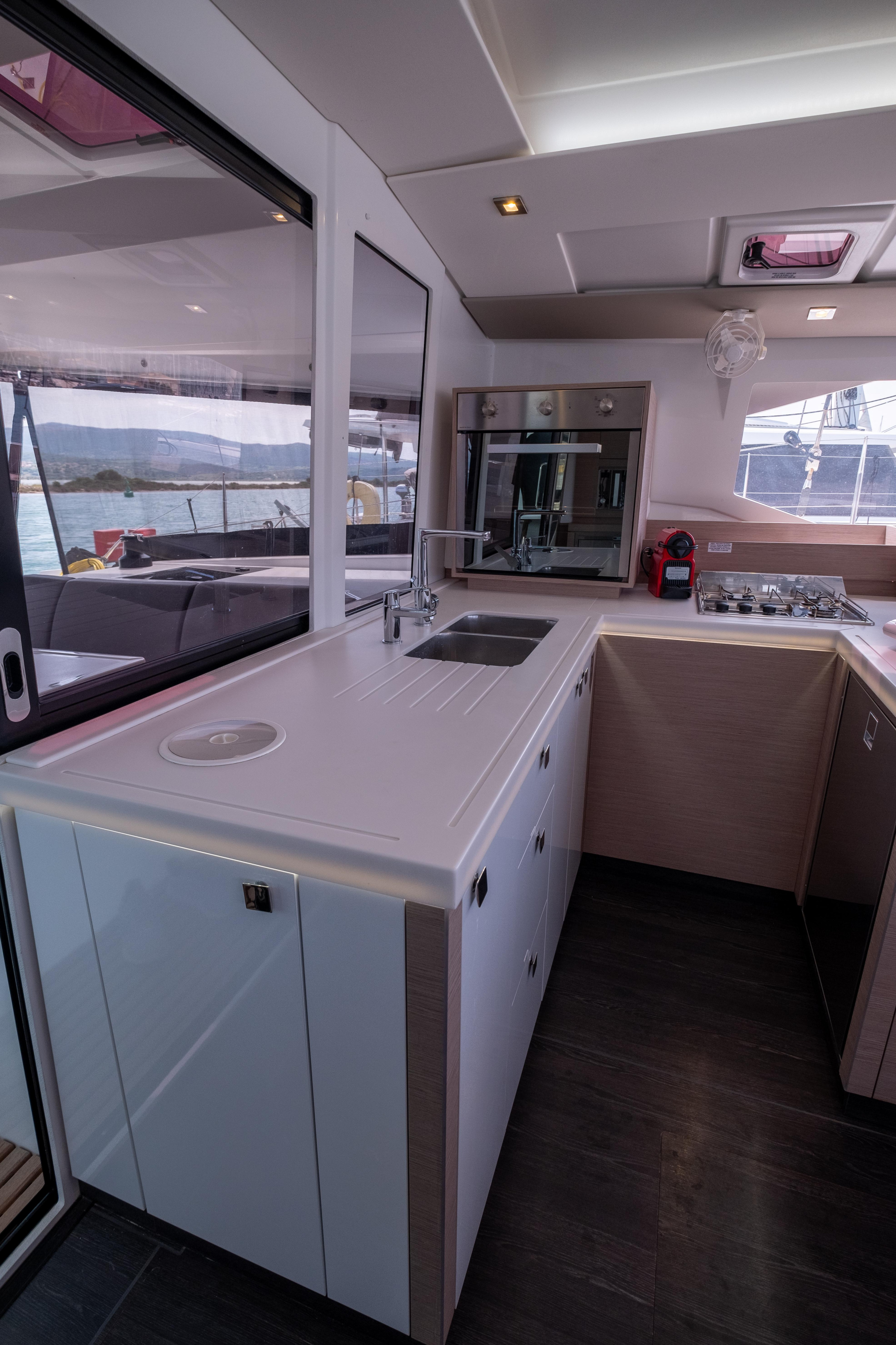 Fountaine Pajot Astréa 42 — photo 7