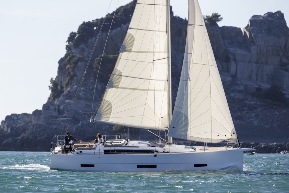 Dufour 390 Grand Large — photo 2