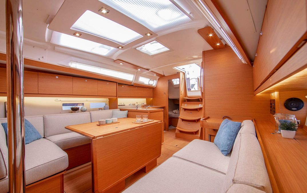 Dufour 390 Grand Large — photo 3