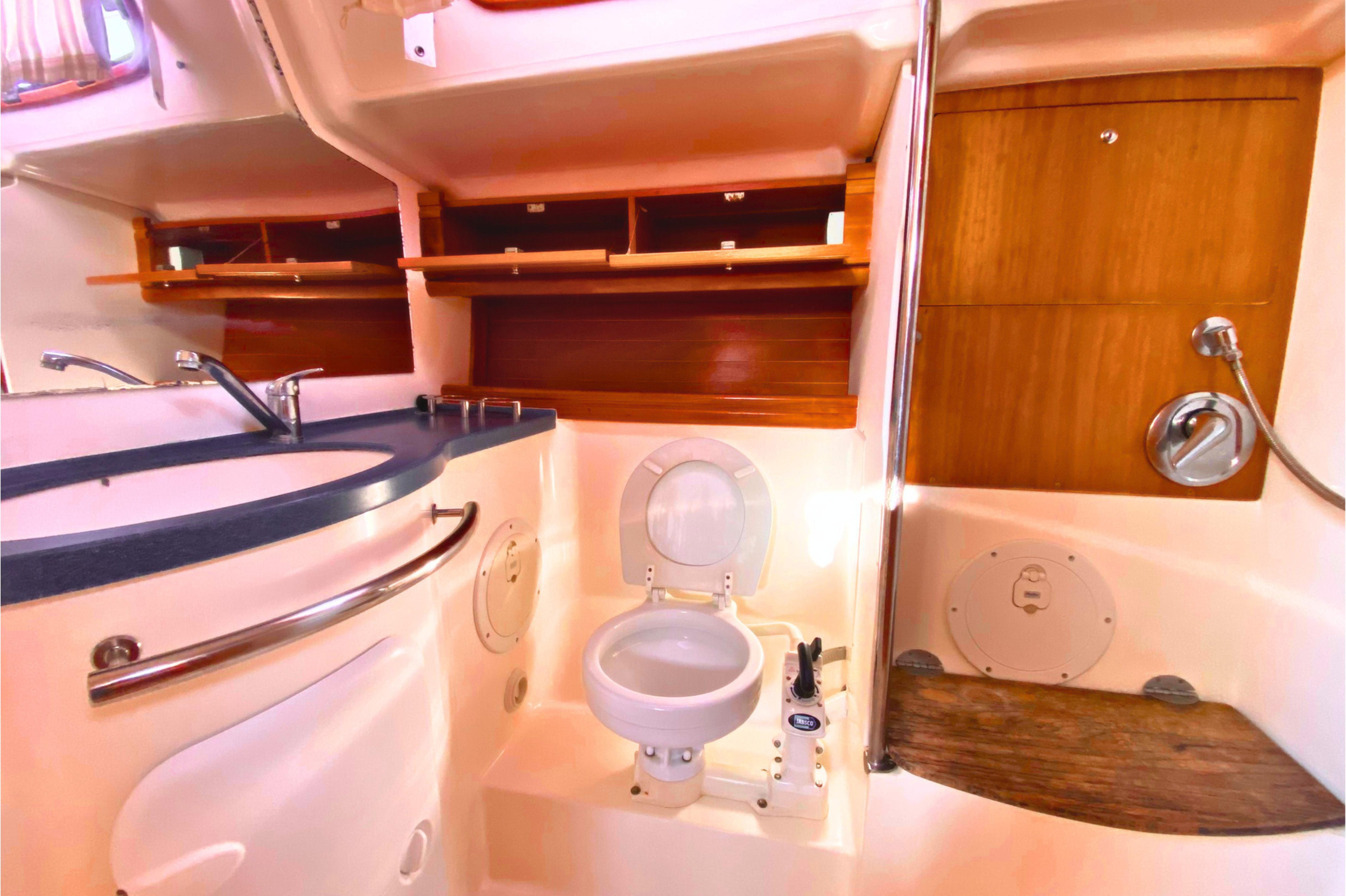 Bavaria Cruiser 50 — photo 4