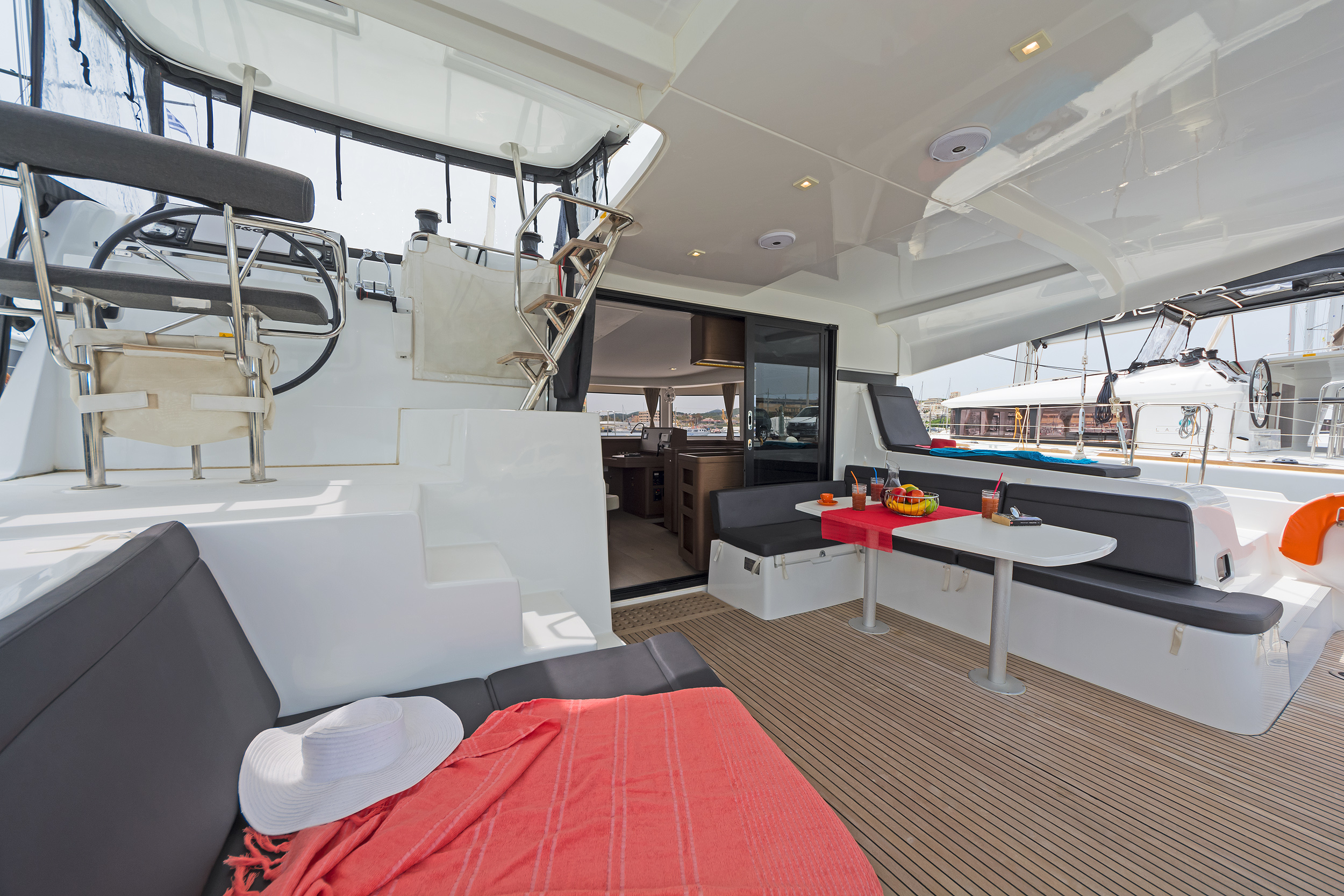 Lagoon 42 & GEN — photo 31