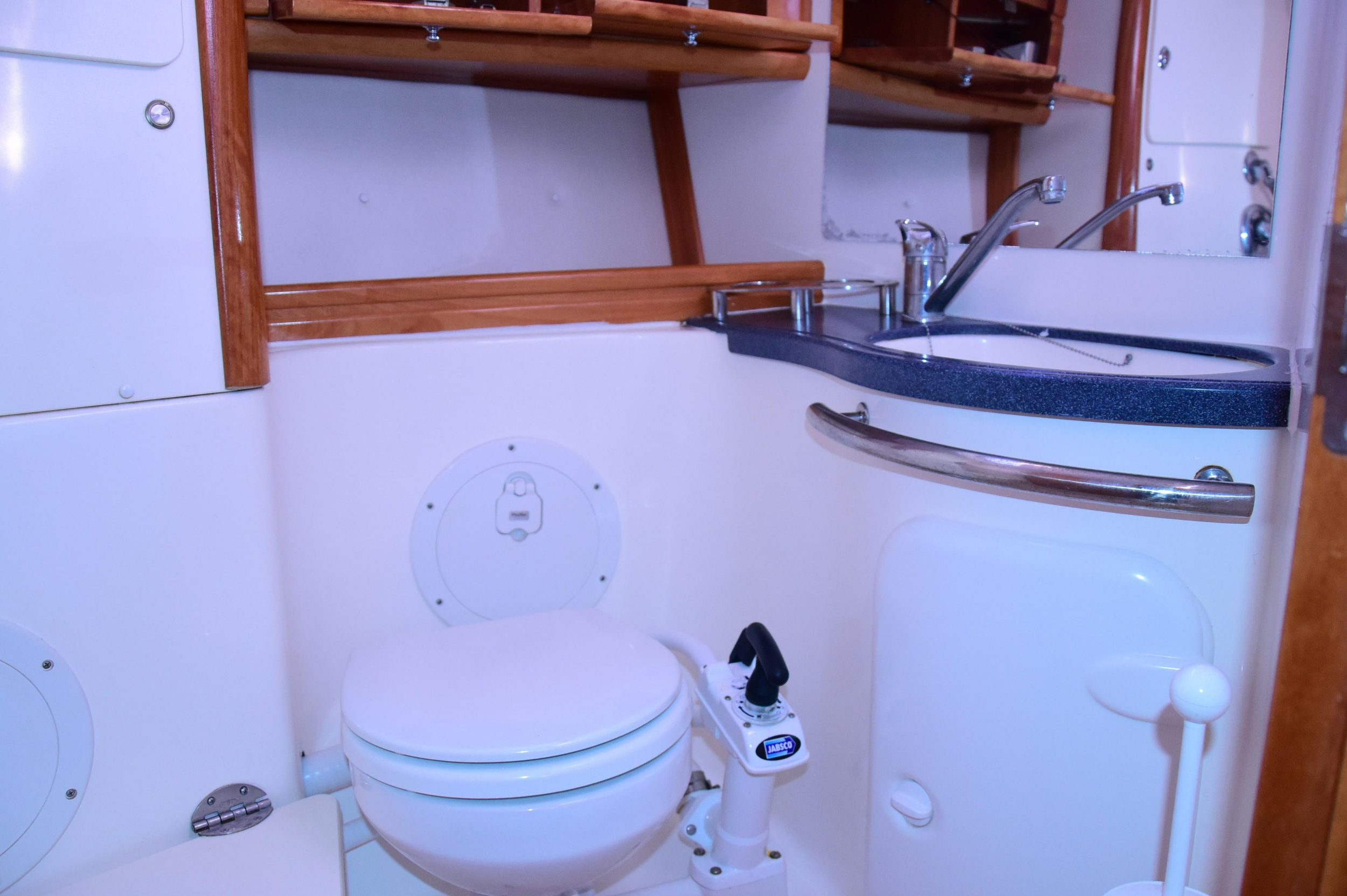 Bavaria Cruiser 50 — photo 12