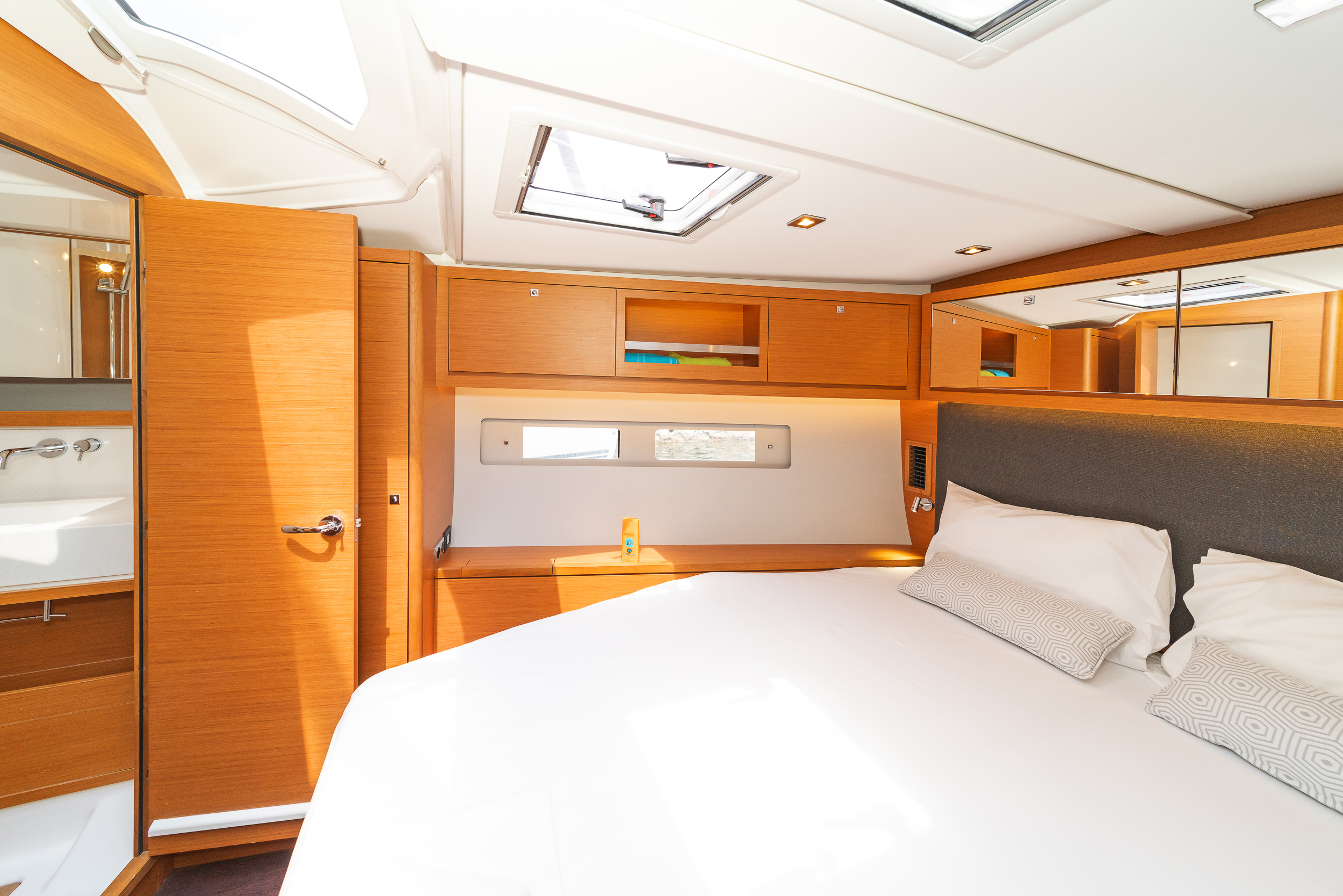 Dufour 530 AC & GEN & WM — photo 14