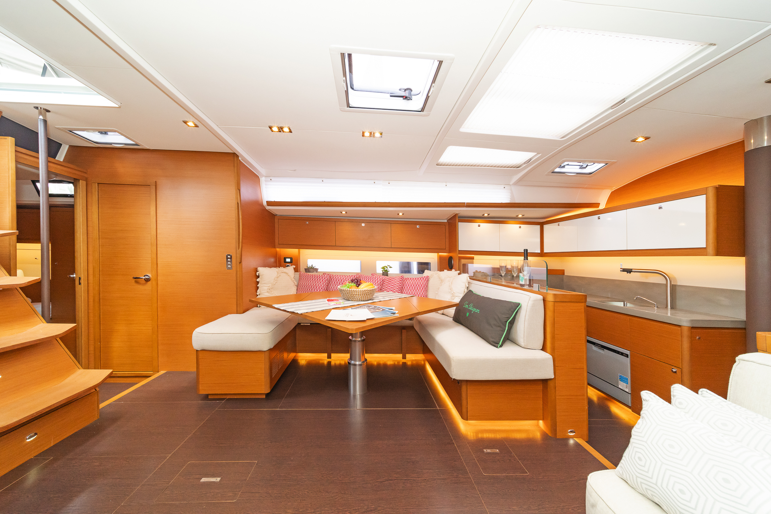 Dufour 530 AC & GEN & WM — photo 9