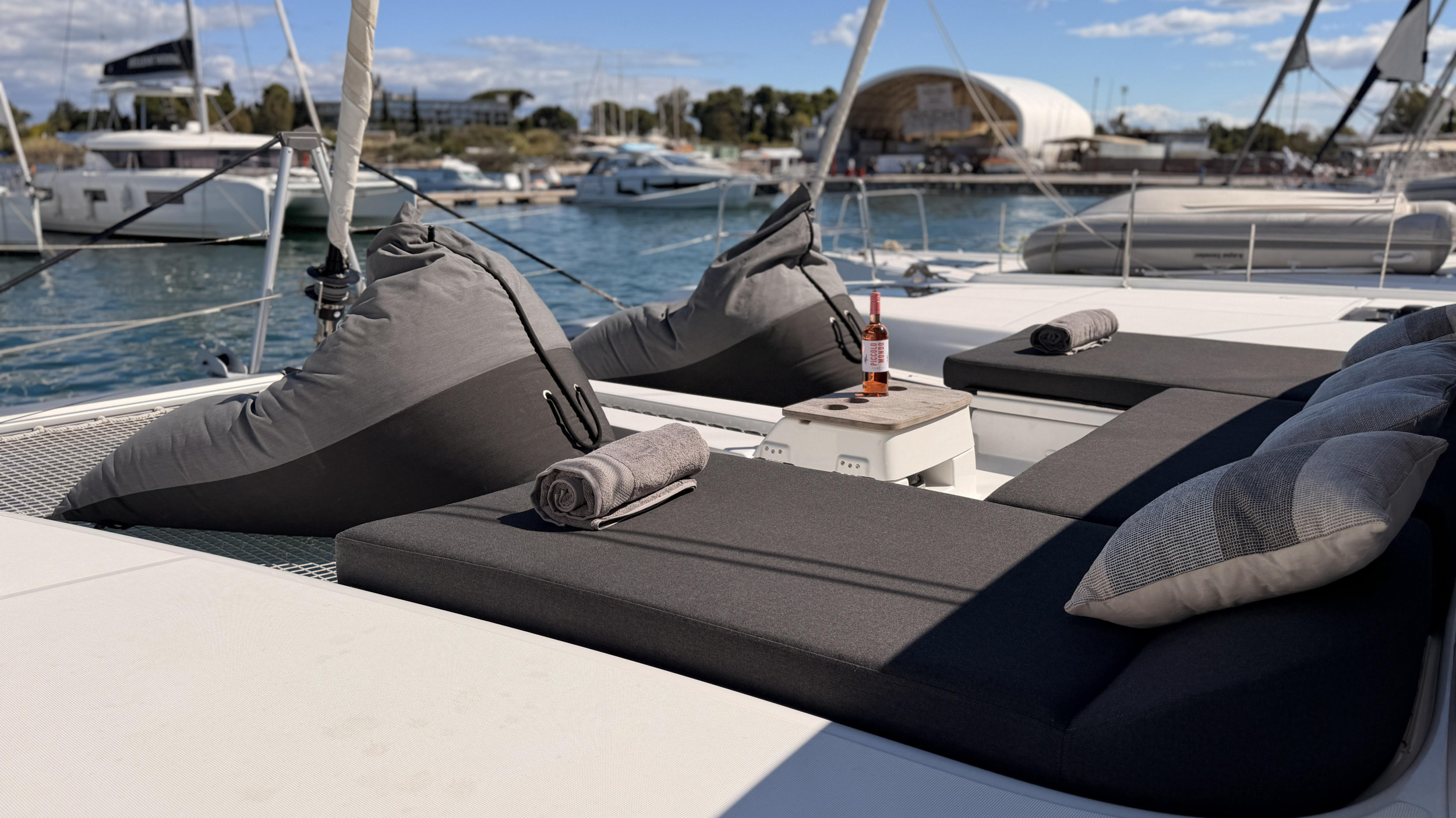 Lagoon 46 — photo 12