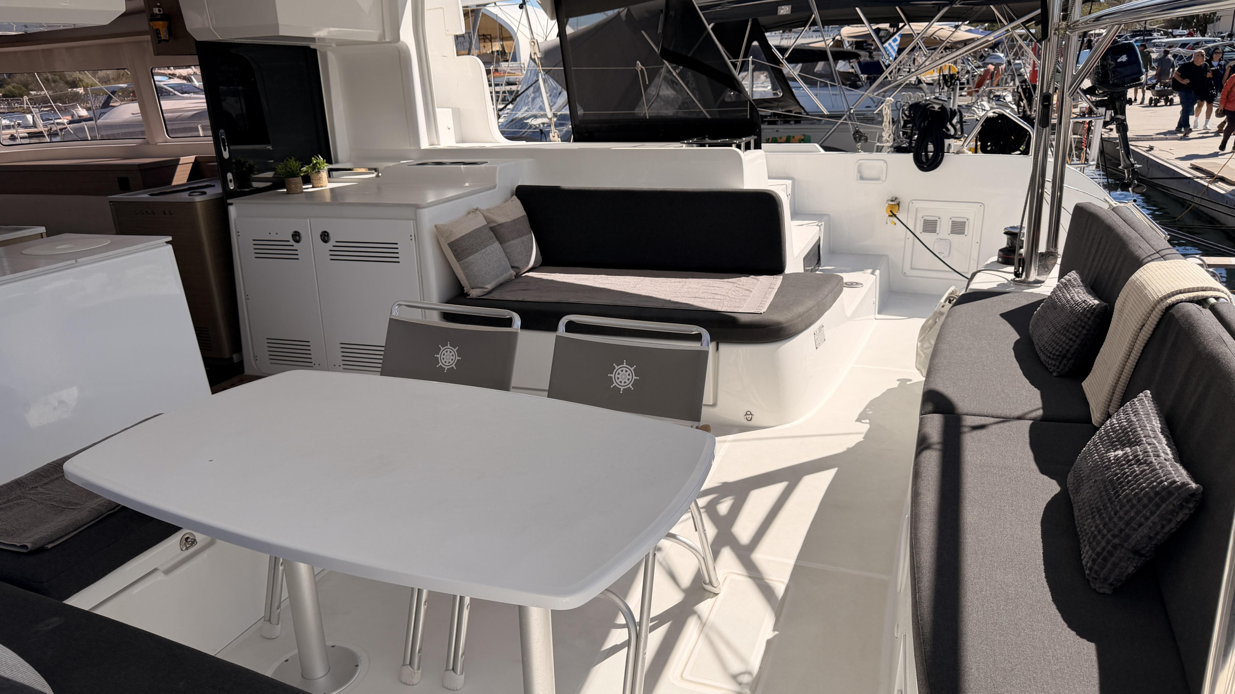 Lagoon 46 — photo 16
