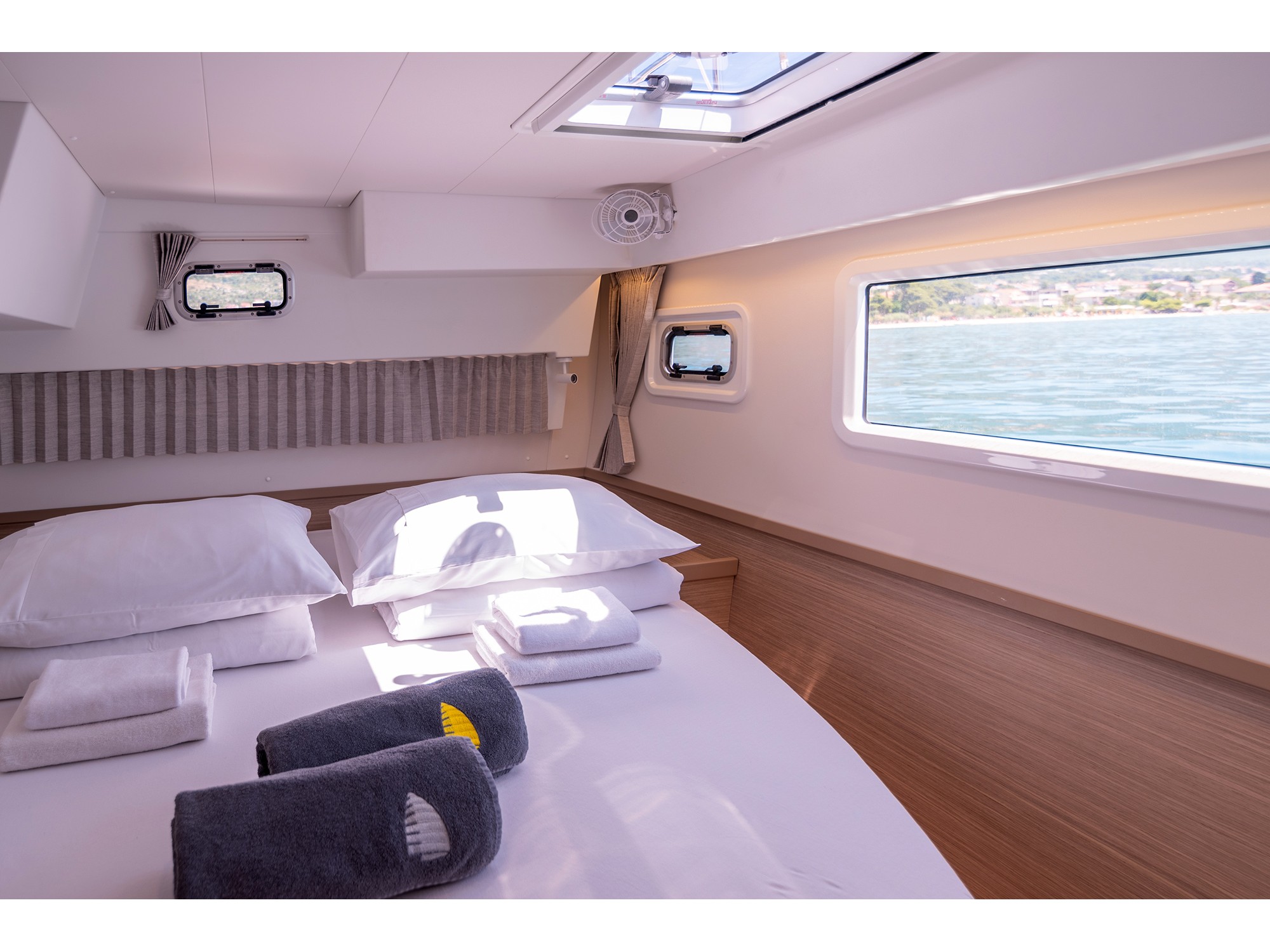 Lagoon 42 Owner version — photo 6