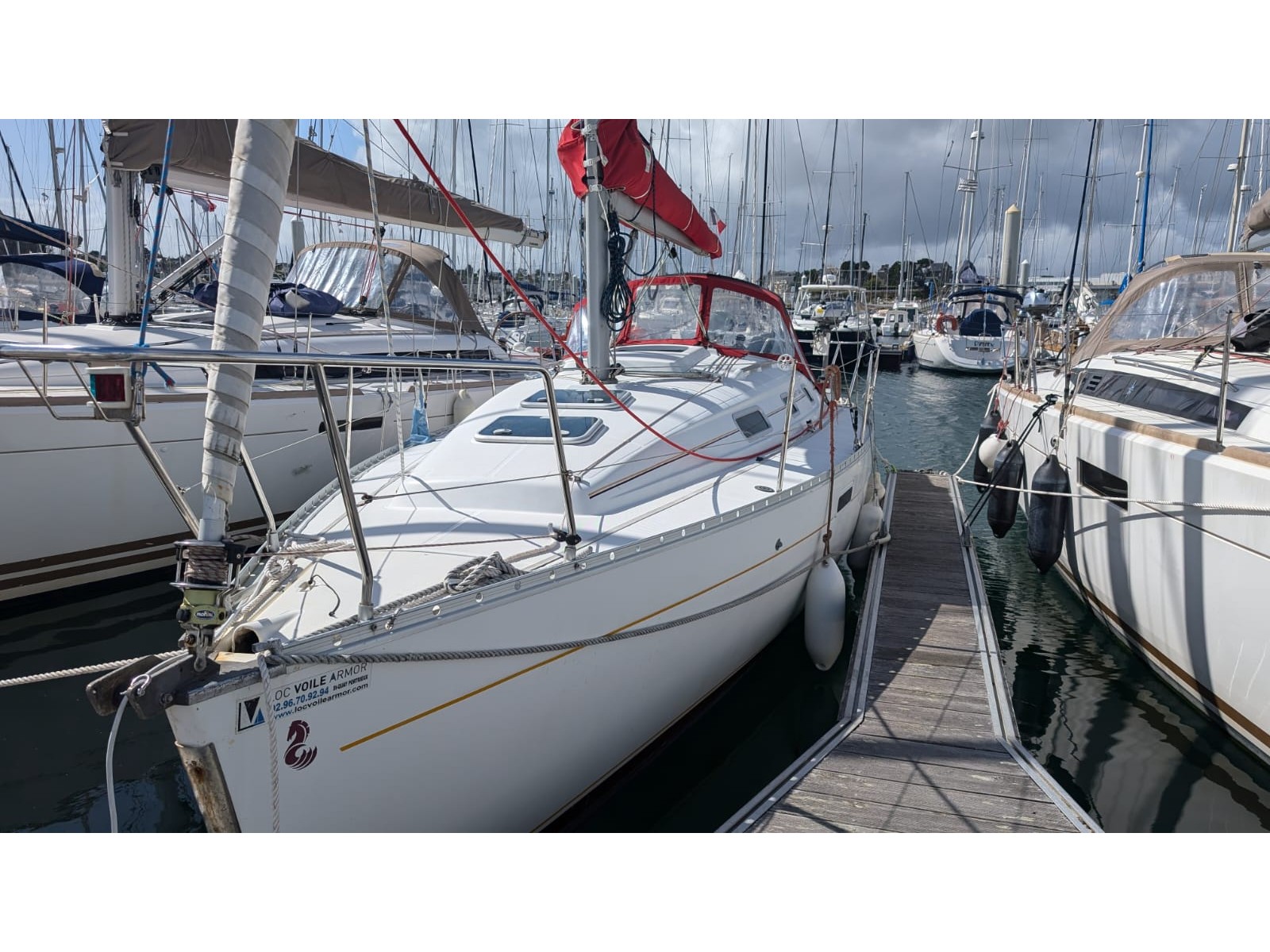 Oceanis 311 (DL) — photo 1