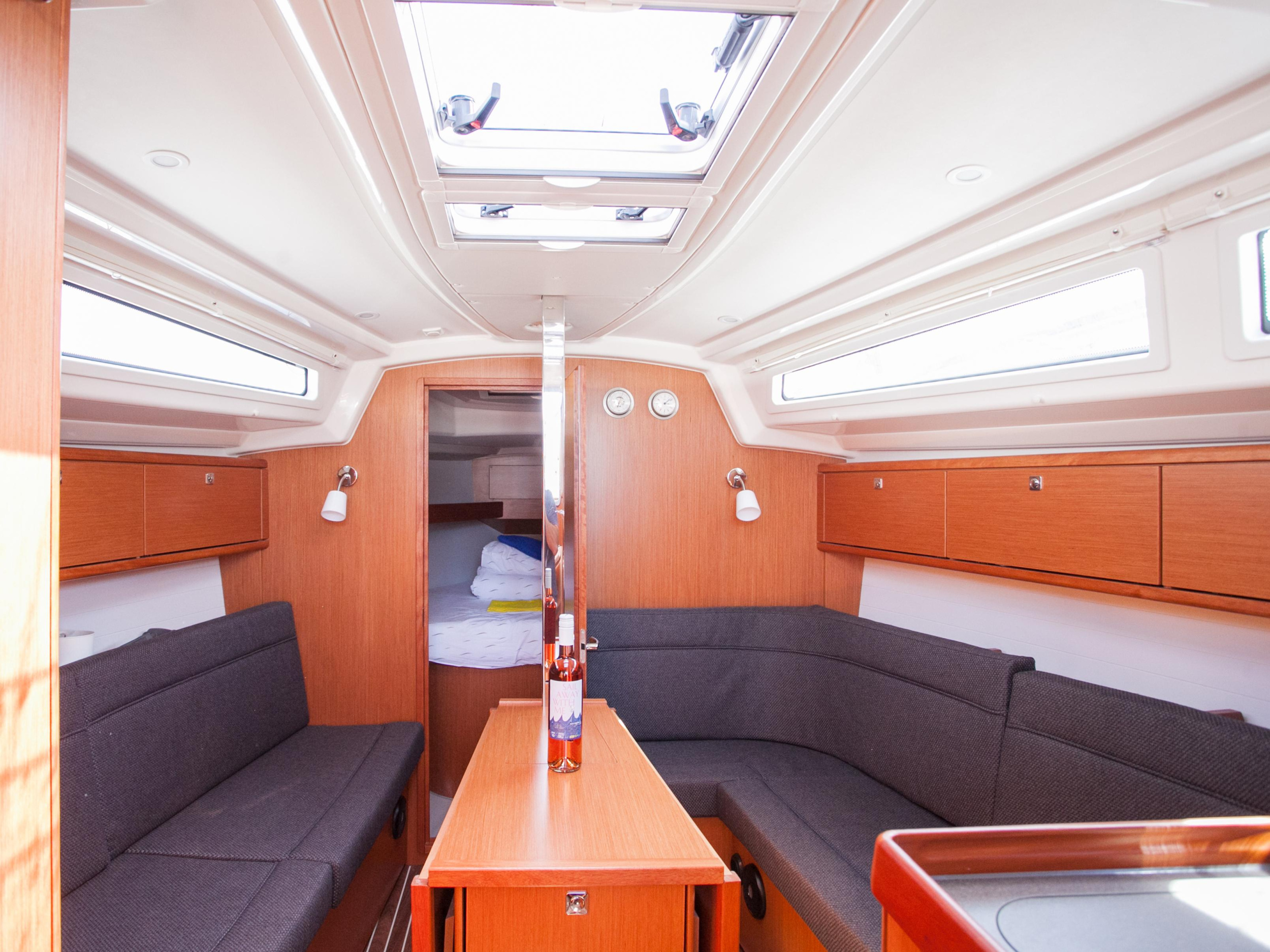 Bavaria Cruiser 34 — photo 14