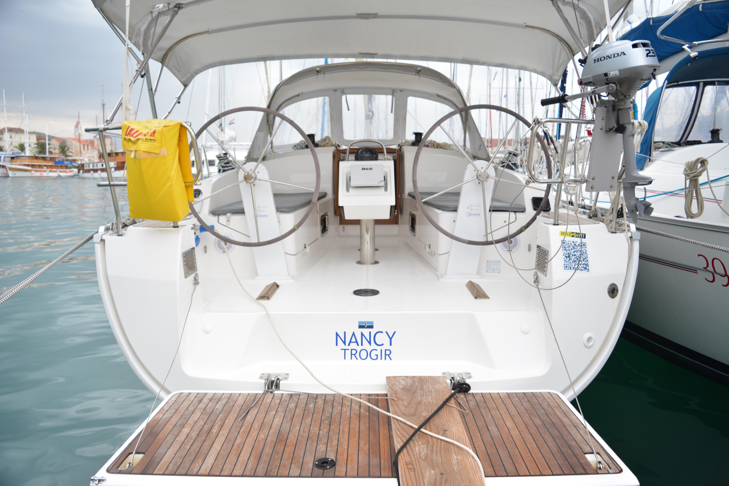 Bavaria Cruiser 37 — photo 10
