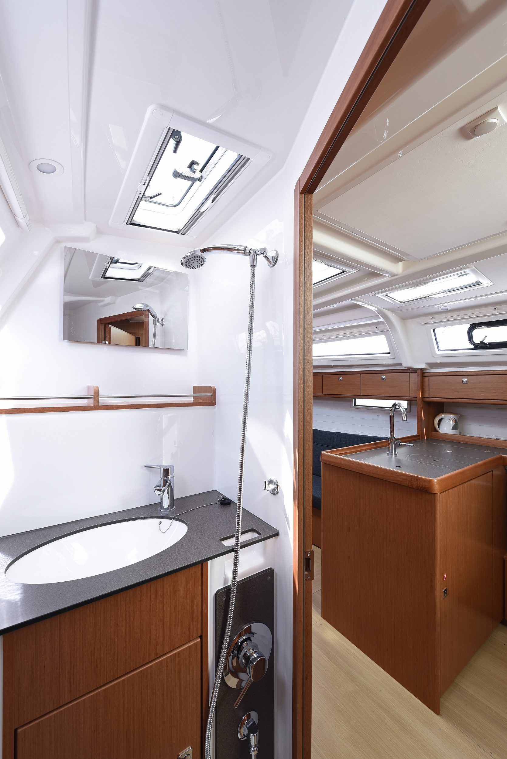 Bavaria Cruiser 37 — photo 4