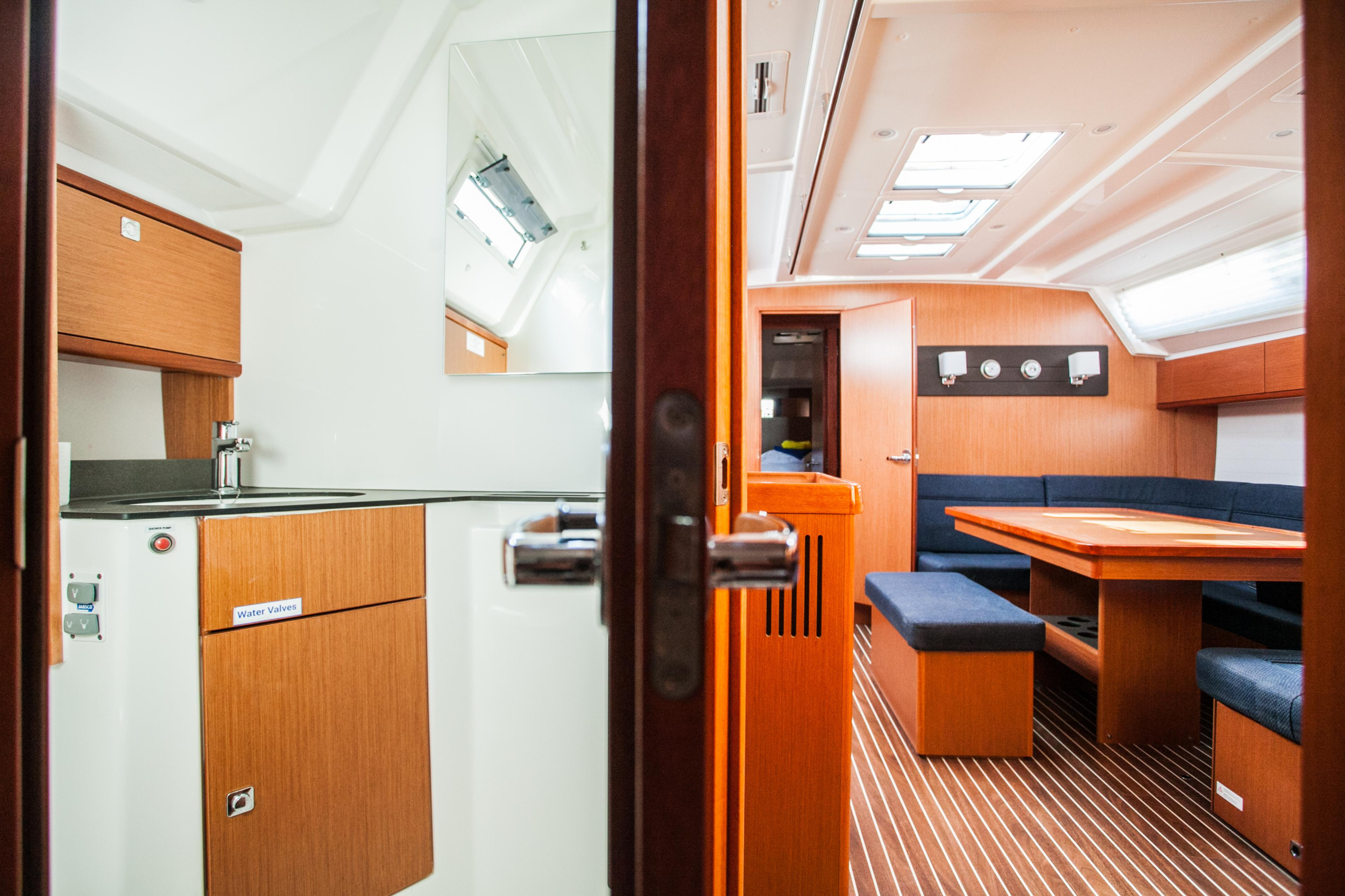 Bavaria Cruiser 46 — photo 6