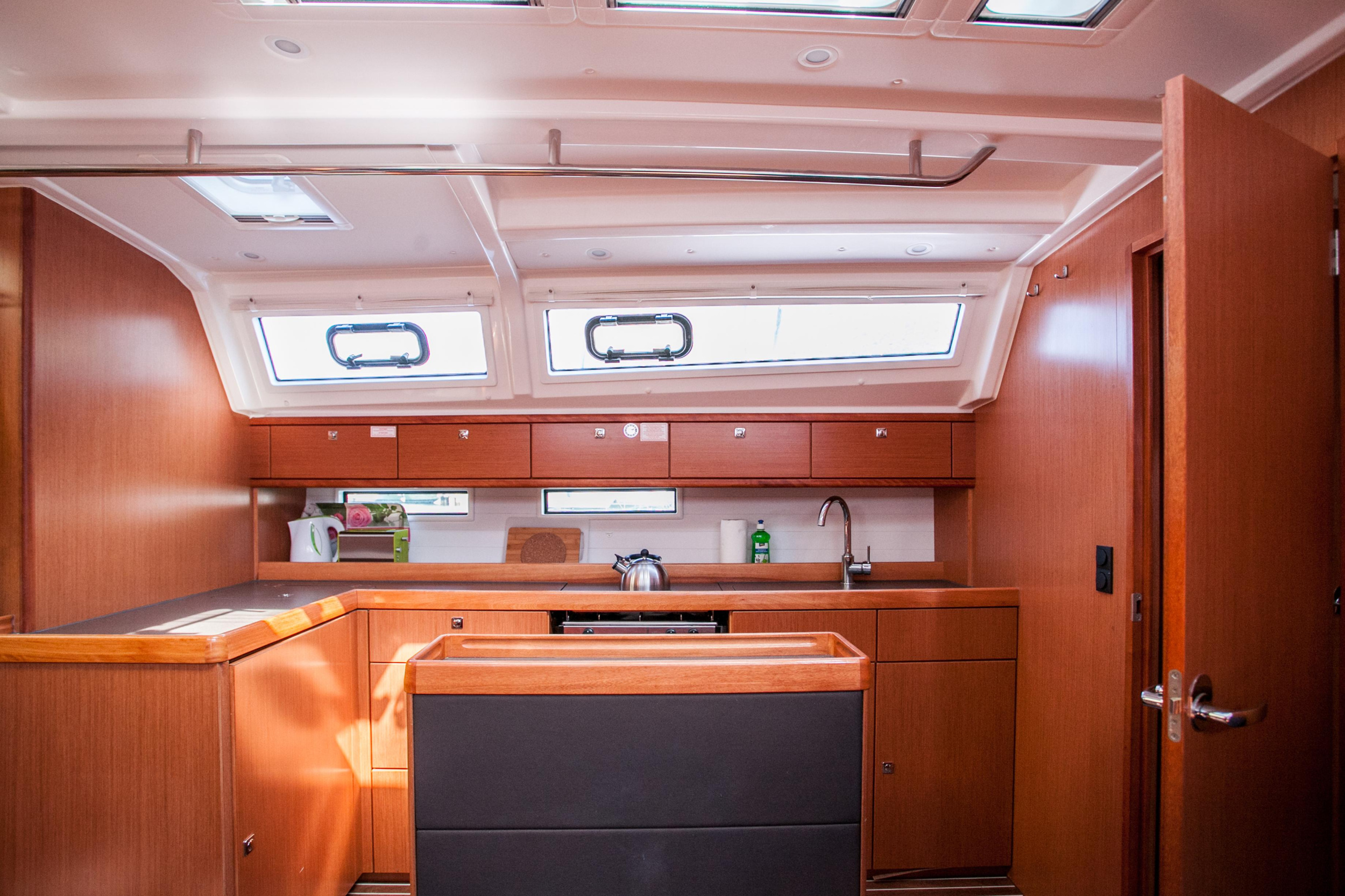 Bavaria Cruiser 46 — photo 10
