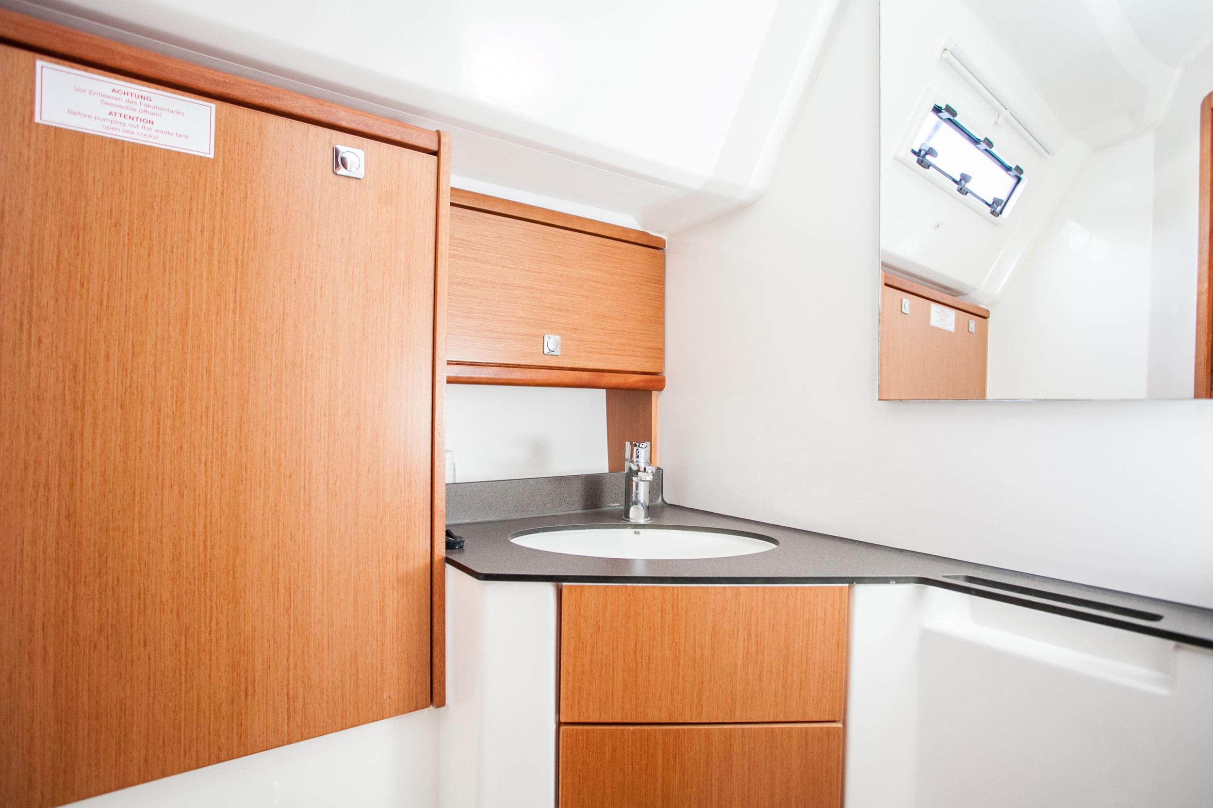 Bavaria Cruiser 46 — photo 22