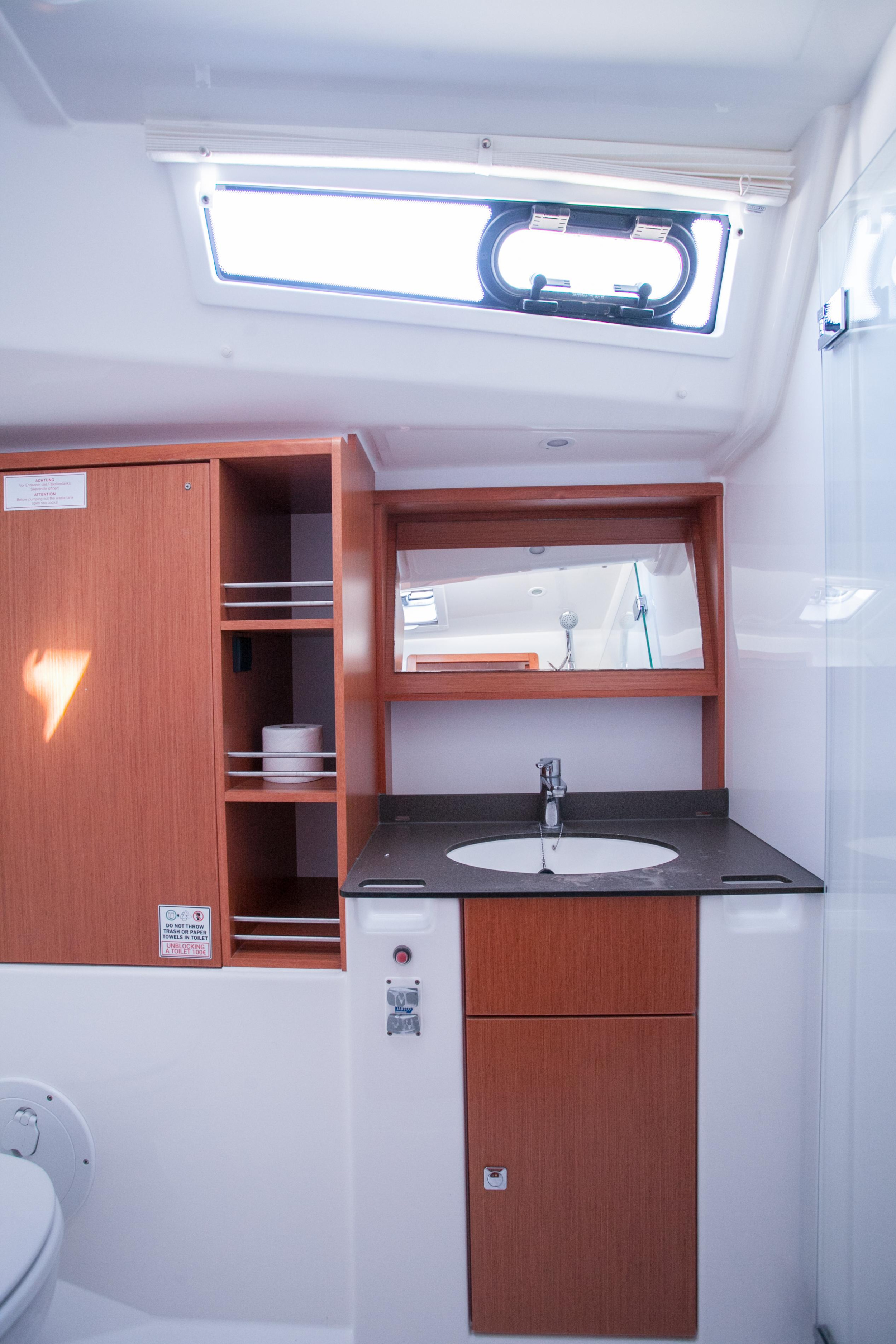 Bavaria Cruiser 51 — photo 14