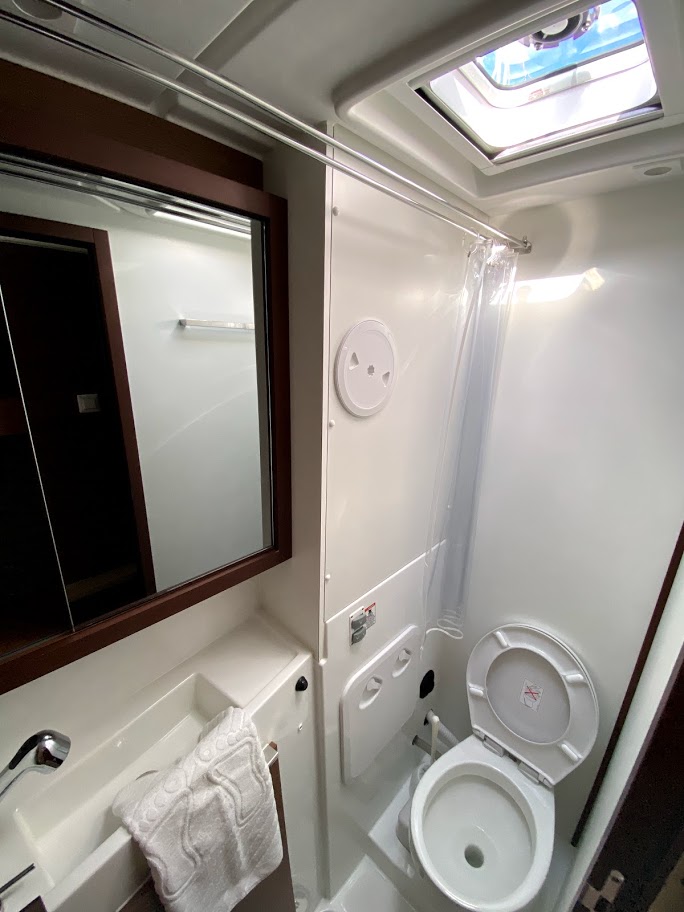 Lagoon 40 — photo 2